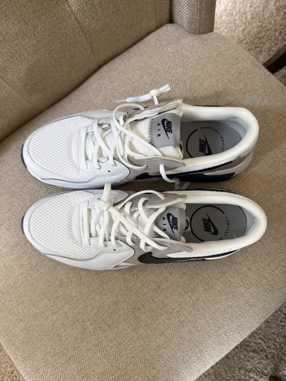 Nike White Gray Black Low-Top Sneakers - Picture 3 of 3